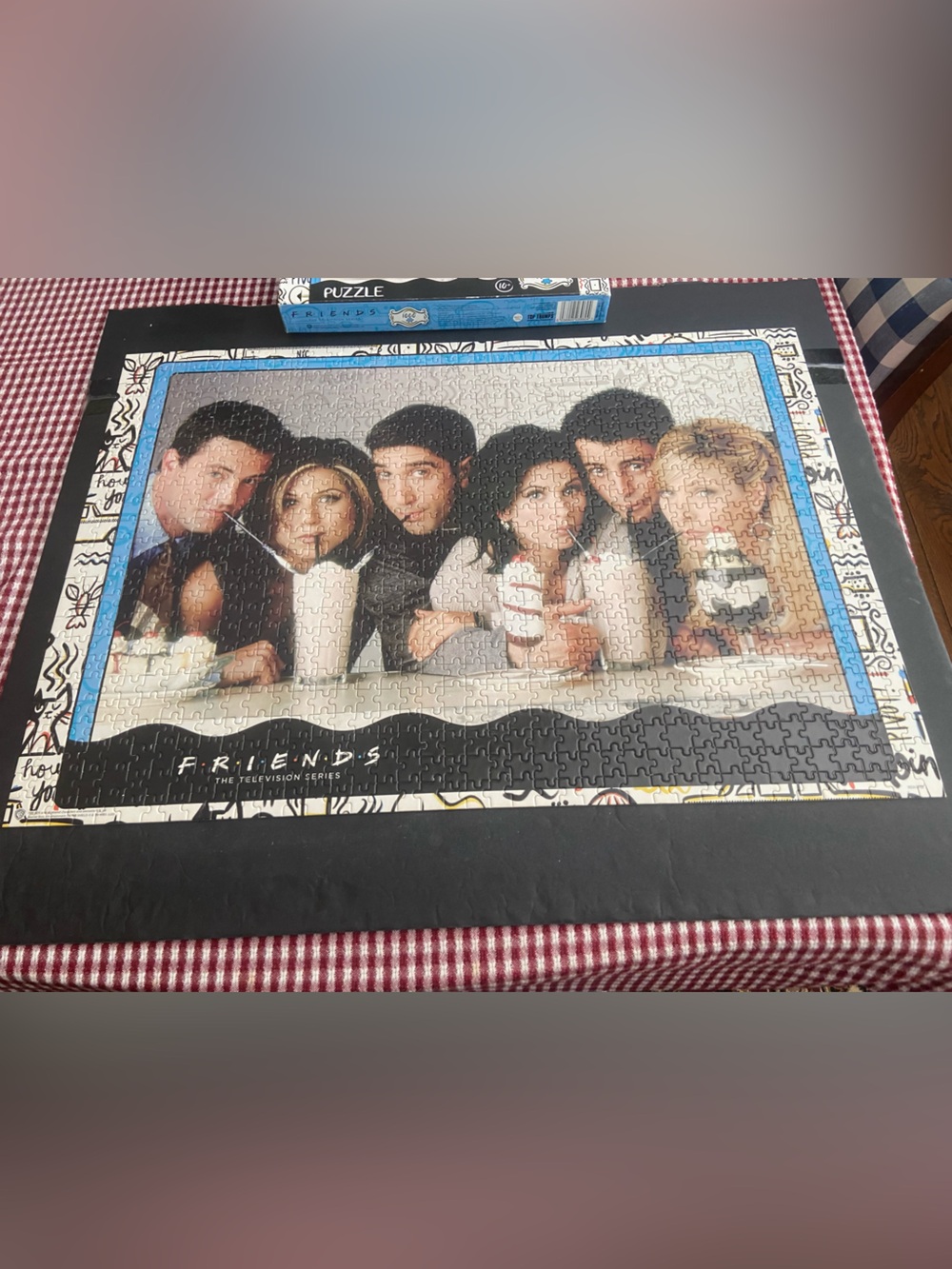 FRIENDS 1000 piece jigsaw puzzle. 27” X 19”. Poster included.